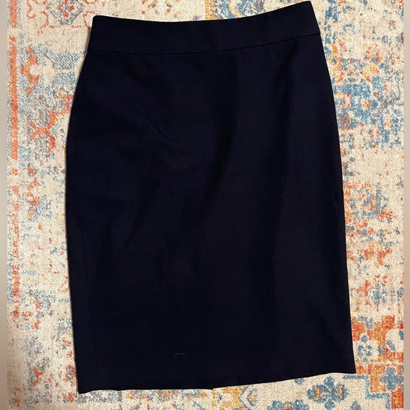 Ann Taylor navy blue pencil knee-length suiting skirt - Picture 1 of 6